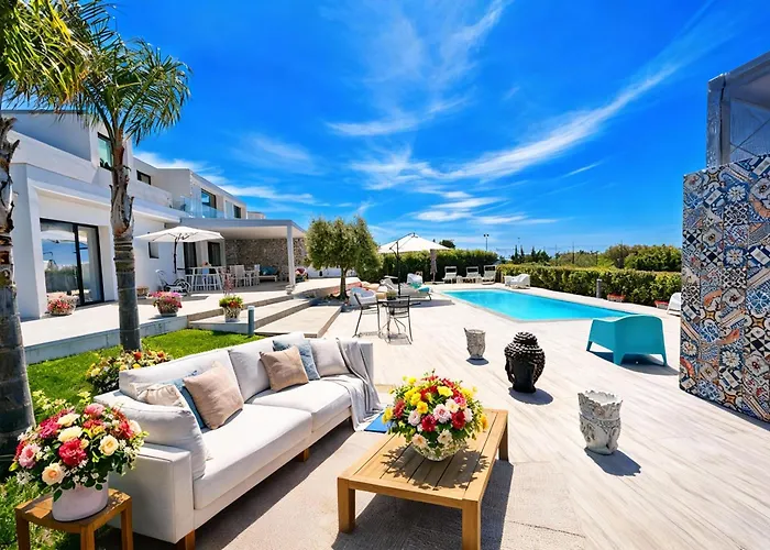 Ariaboutique Aparthotel 4*